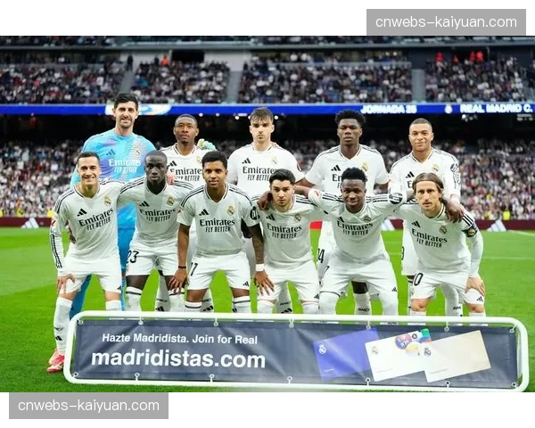 西甲积分榜剧变：巴萨61分登顶，皇马60分退居次席