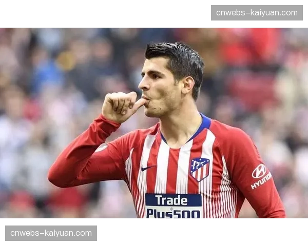 镜头捕捉：莫拉塔错失单刀后，场边西蒙尼的无奈表情